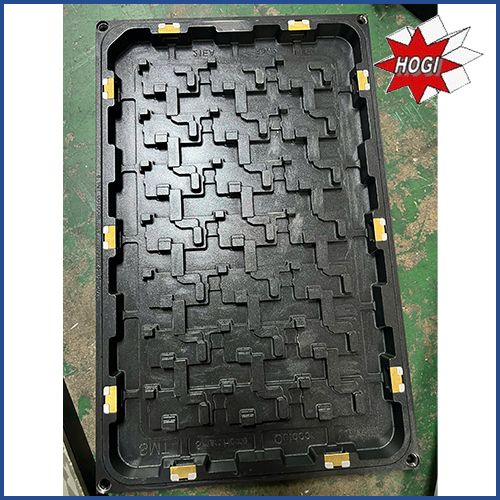 Forming suction mold