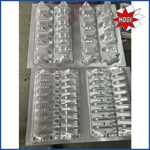 Forming suction mold